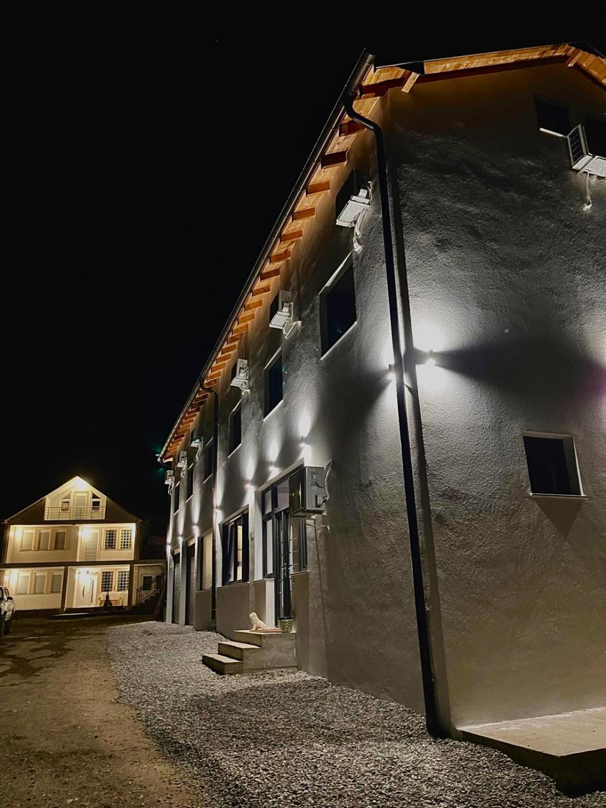 Guesthouse Tropoje E Vjeter المظهر الخارجي الصورة